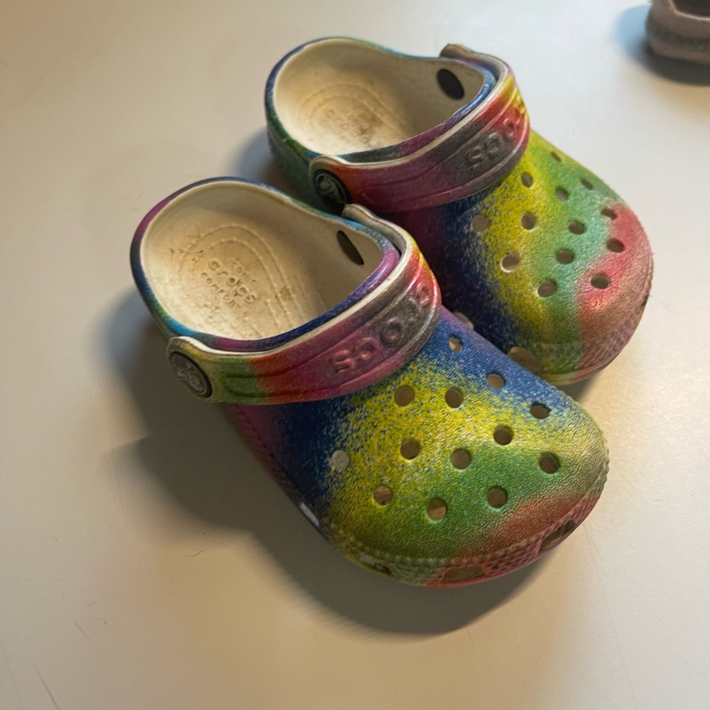 Rainbow toddler size 7 crocs